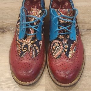 Leather Oxford lace up shoes. Blue red orange, cool design